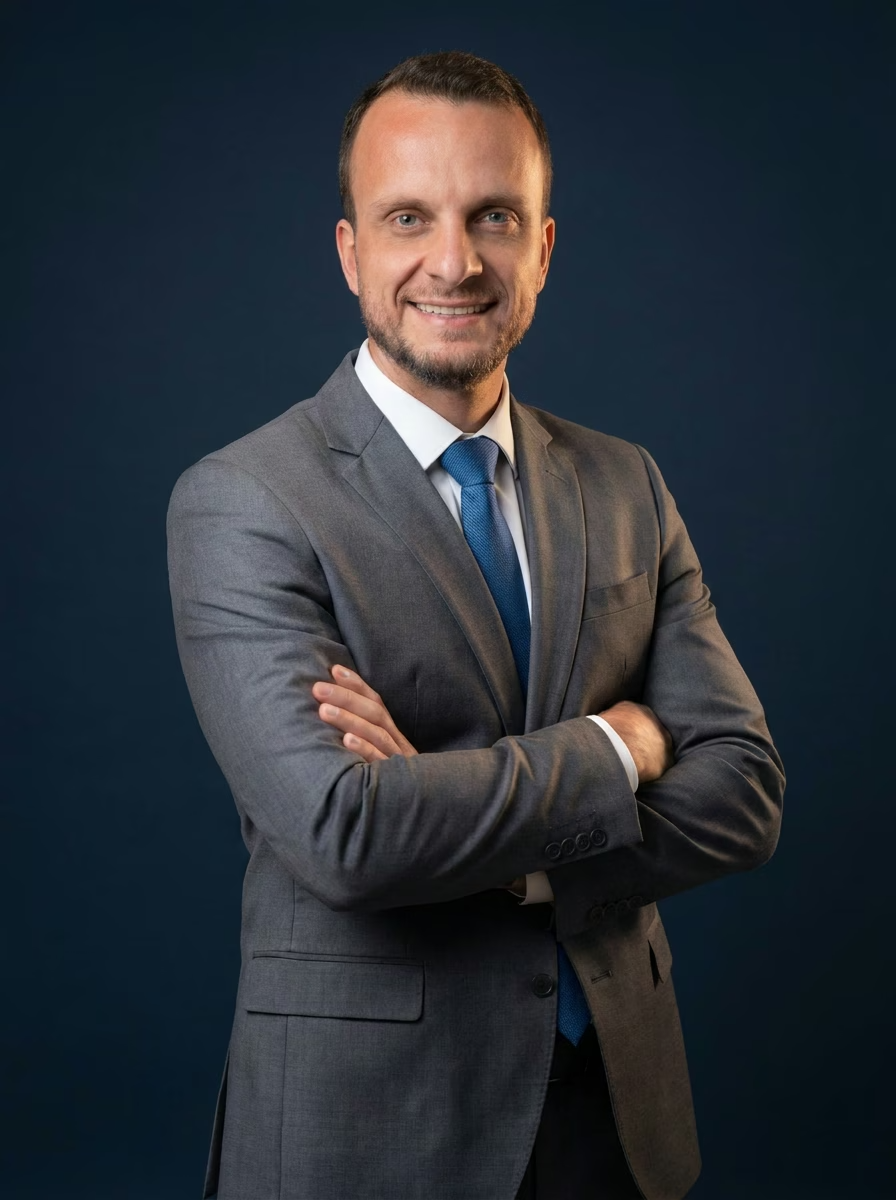 Dr. Vinicius De Marco Fiscarelli — Advogado Especialista em Servidores Públicos (OAB/SP 304.035)
